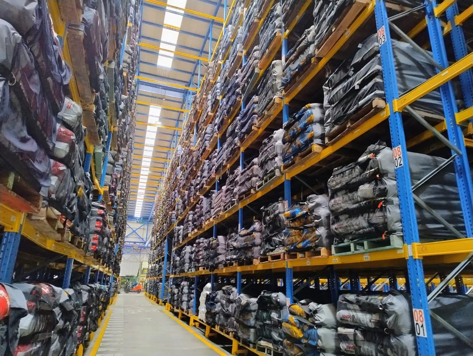 Comparación vinipel vs cubre estibas